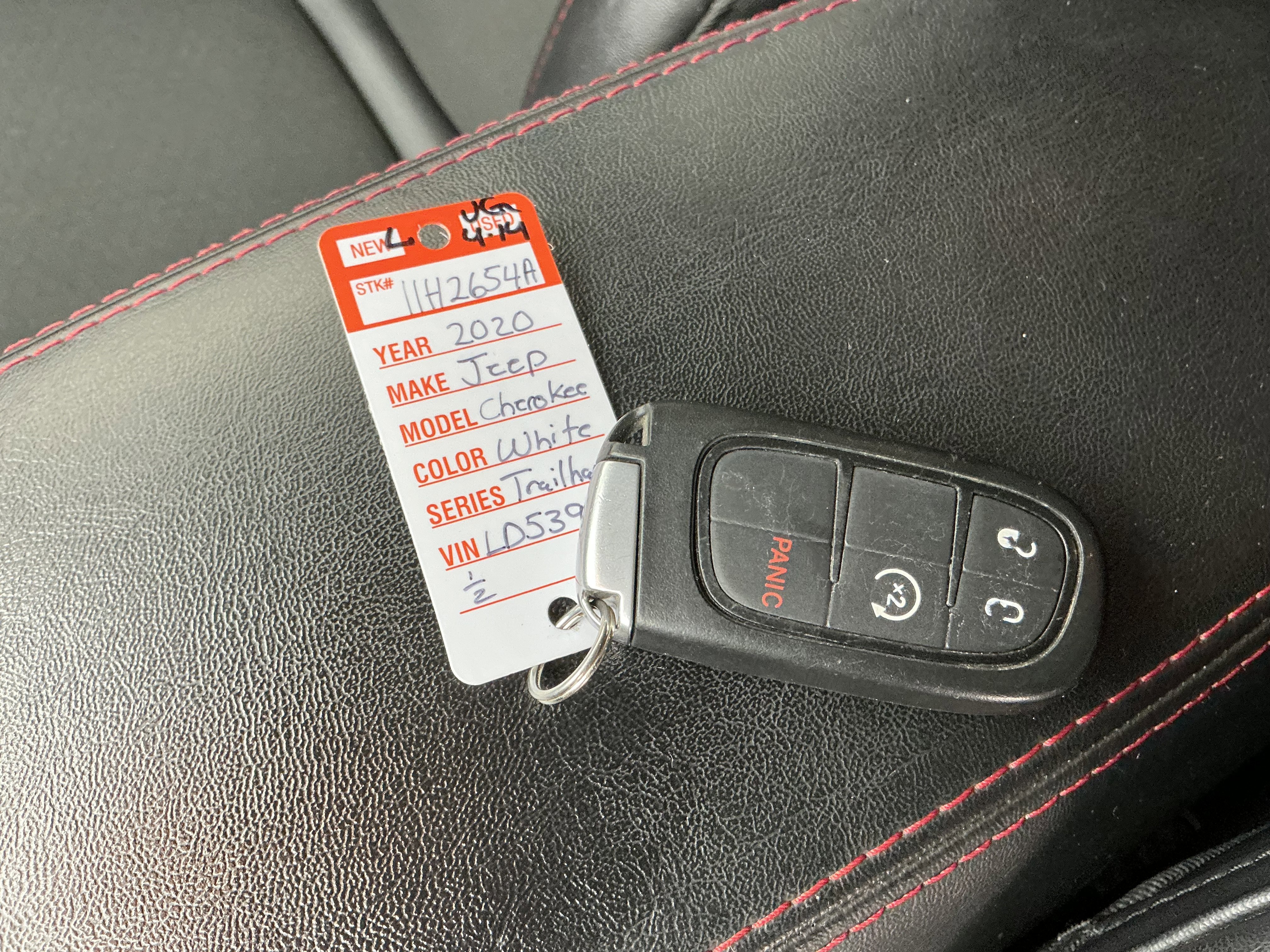 Used 2020 Bright White Clearcoat Jeep Trailhawk image 8