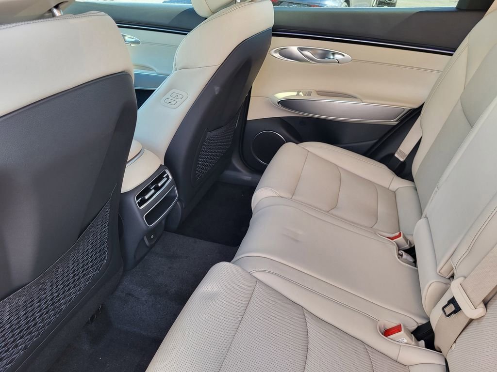 New 2026 Red Genesis 2.5T Select image 15