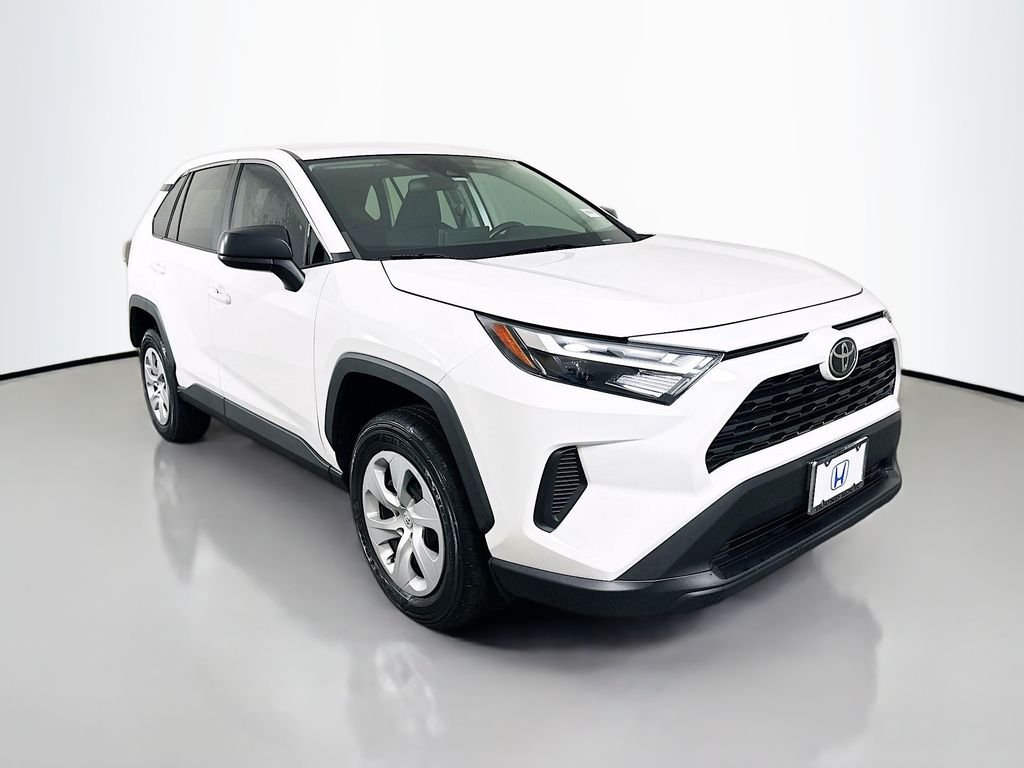 Used 2023 Ice Toyota LE image 3