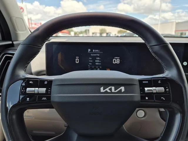 Used 2026 Glacial White Pearl Kia EX image 23