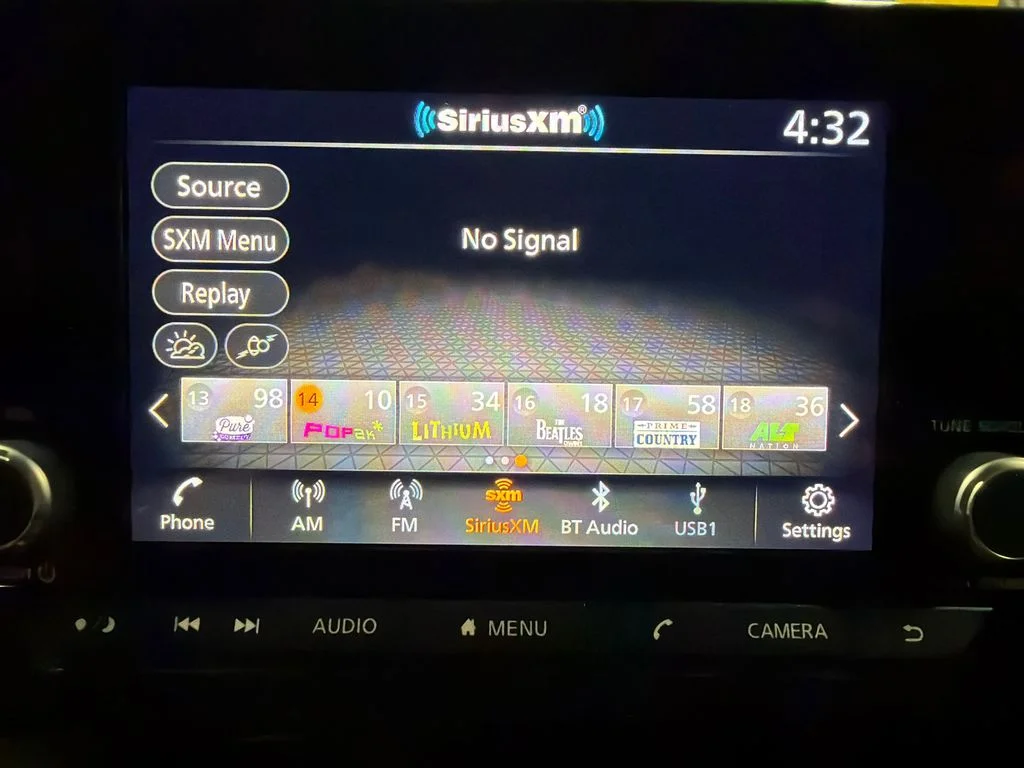 Used 2025 Glacier White Nissan SV image 27