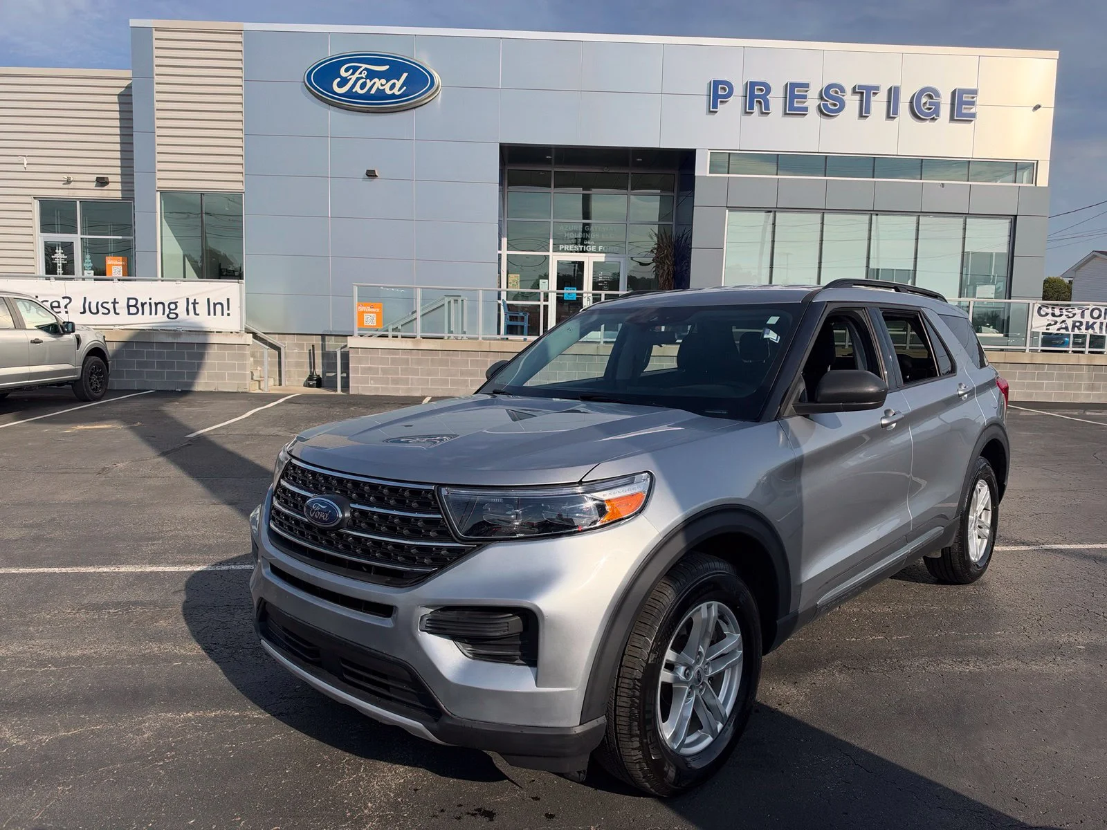 Used 2023 Iconic Silver Metallic Ford XLT image 1