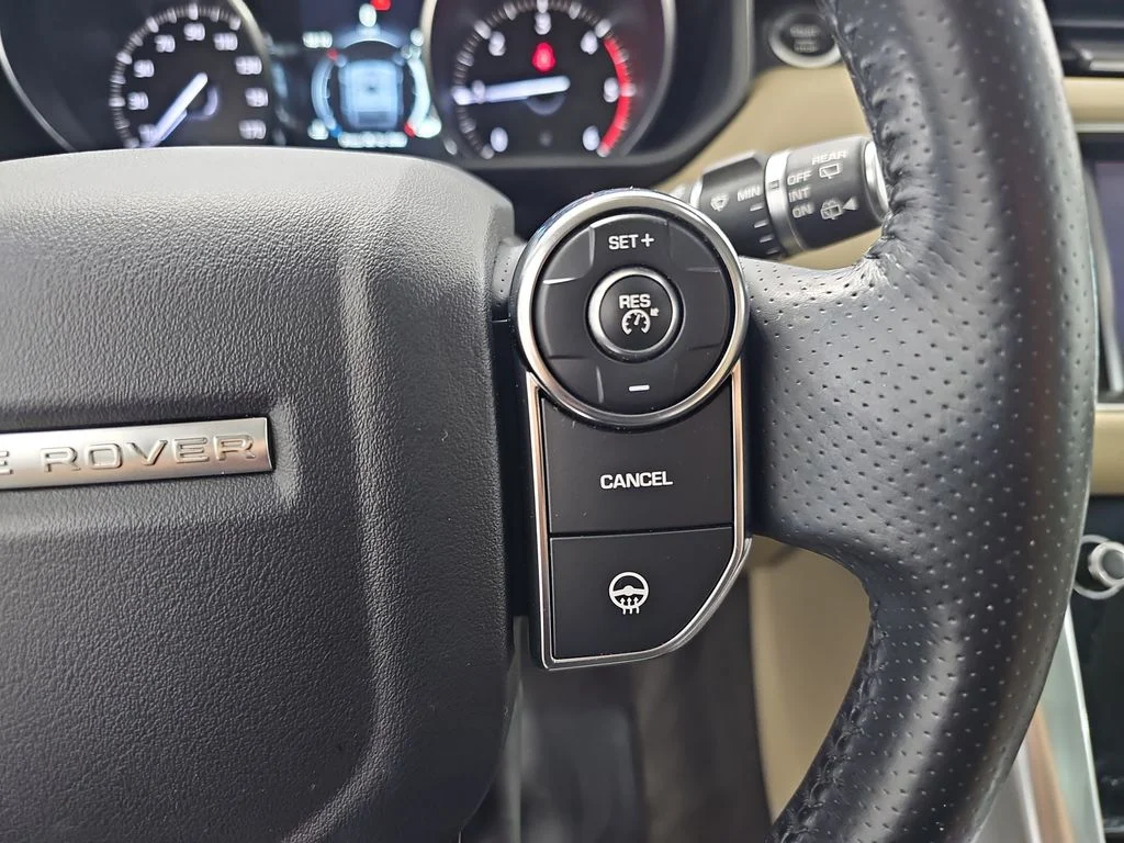 Used 2016 Blue Land Rover HSE Td6 image 20