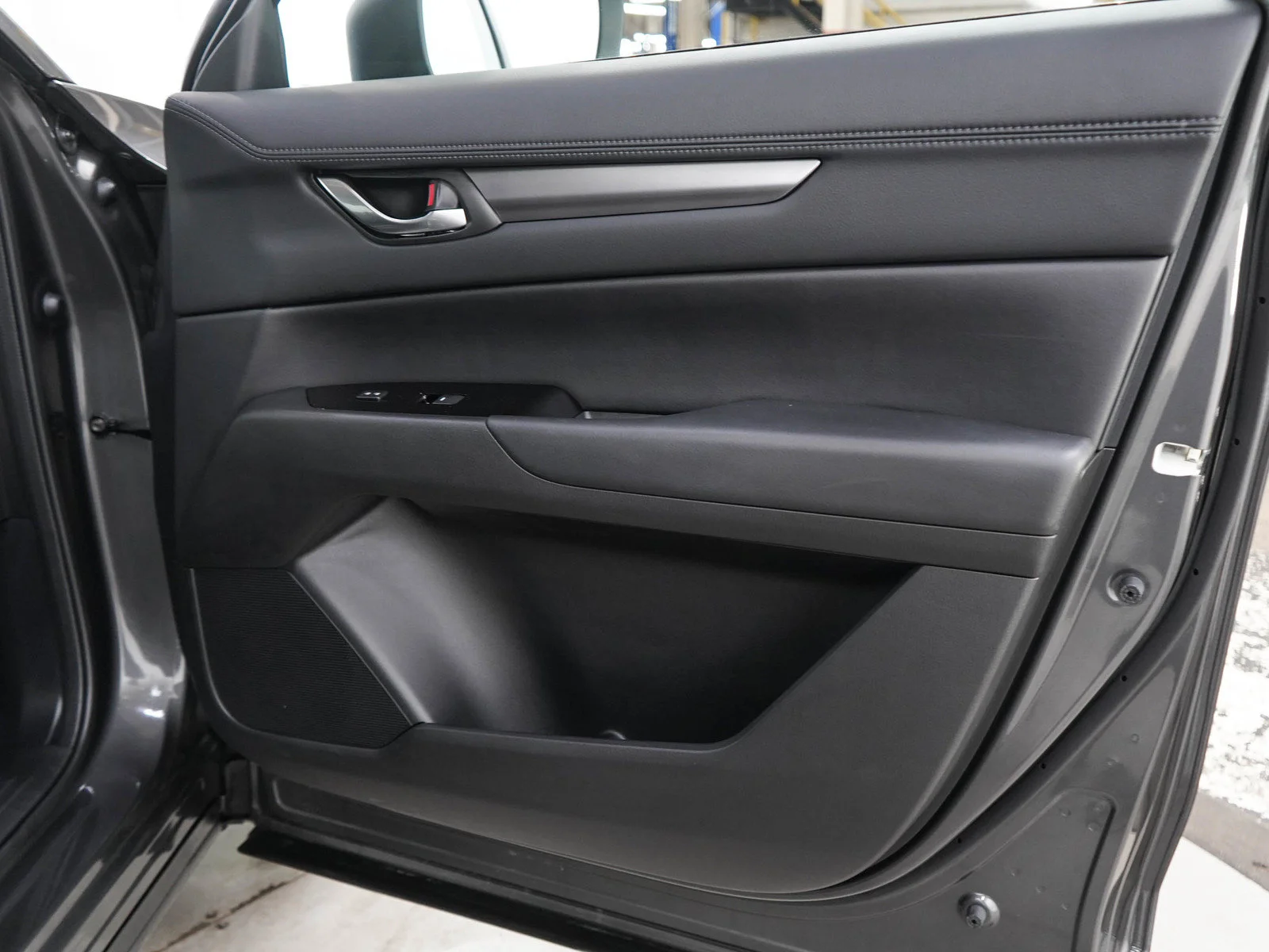Used 2025 Machine Gray Metallic Mazda 2.5 S Preferred Package image 9