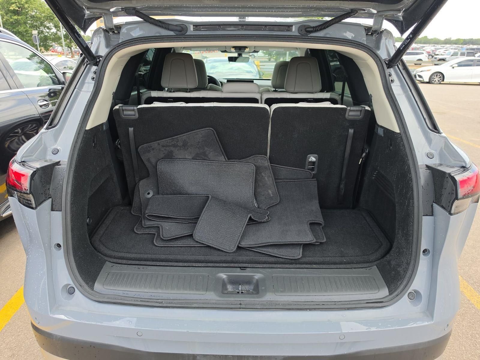 Certified Used 2026 Gray INFINITI LUXE image 7