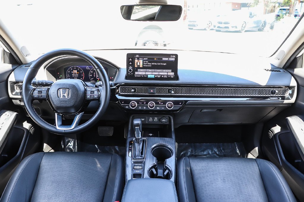 Used 2024 White Honda Touring image 12