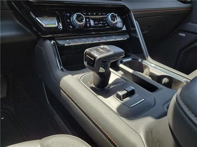 Used 2025 Summit White GMC AT4 4x4 Crew Cab 5.75 ft. box 147.4 in. WB image 10