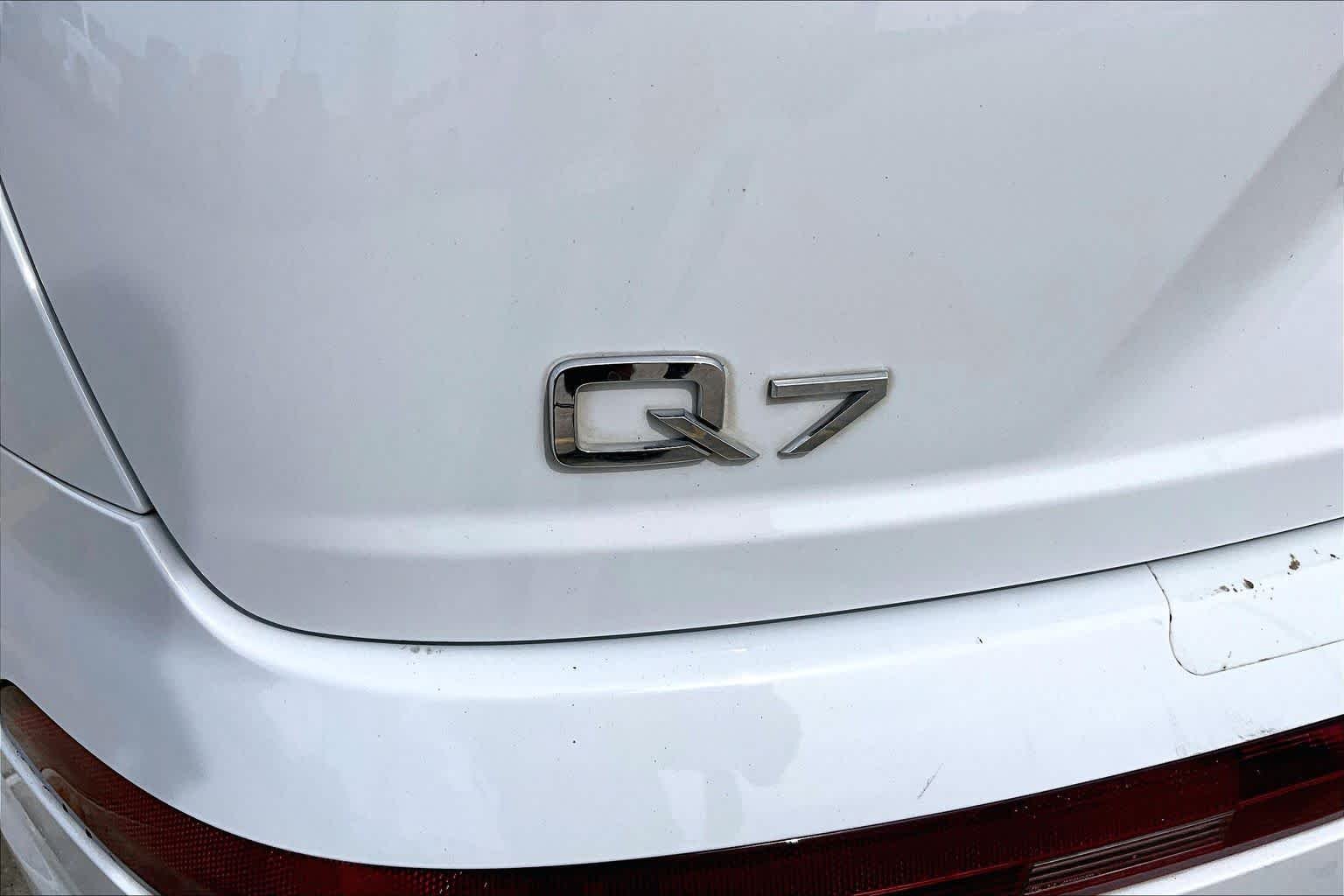 Used 2018 Carrara White Audi Premium image 31