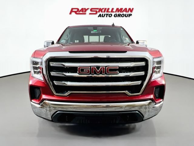 Used 2021 CAYENNE RED TINTCOAT GMC SLE image 2