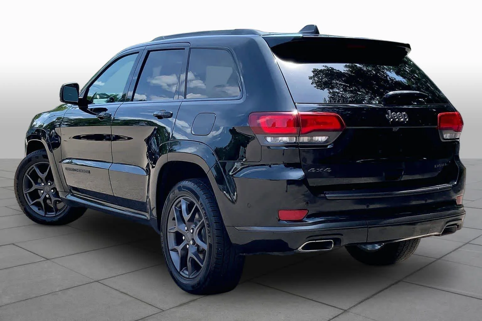 Used 2020 Diamond Black Crystal Pearlcoat Jeep Limited X image 12