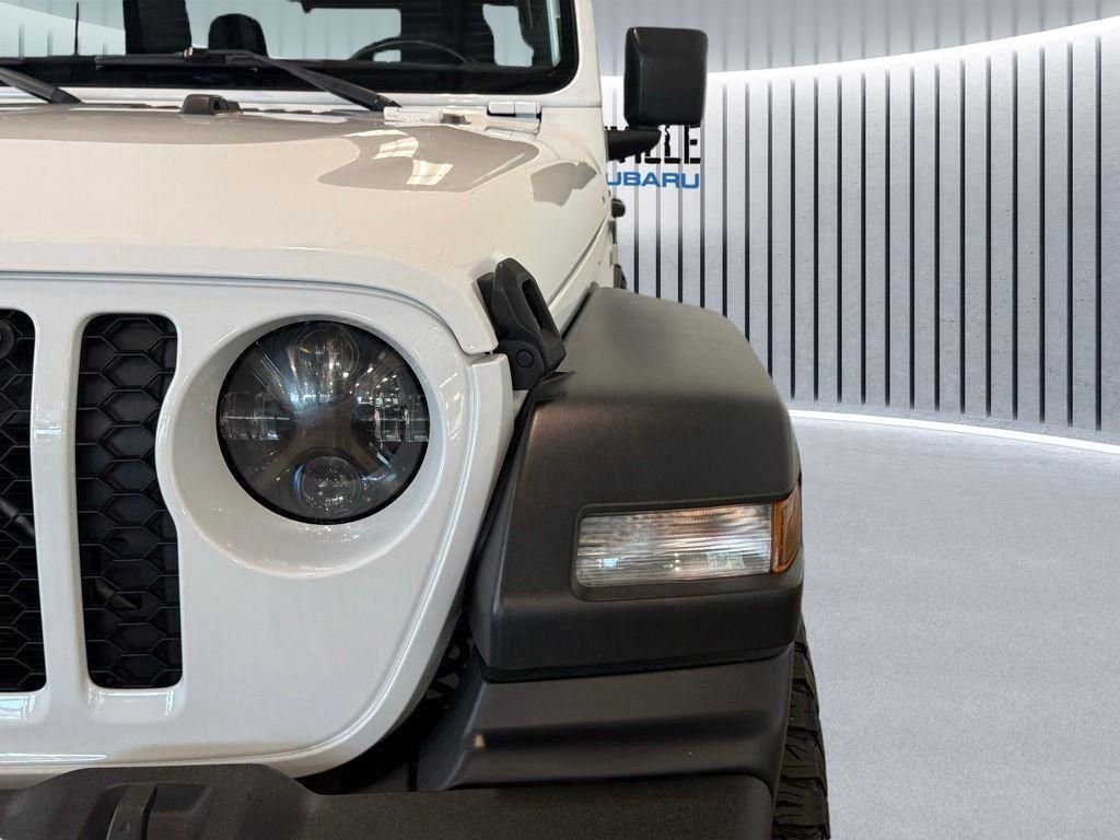 Used 2020 White Jeep Sport image 17