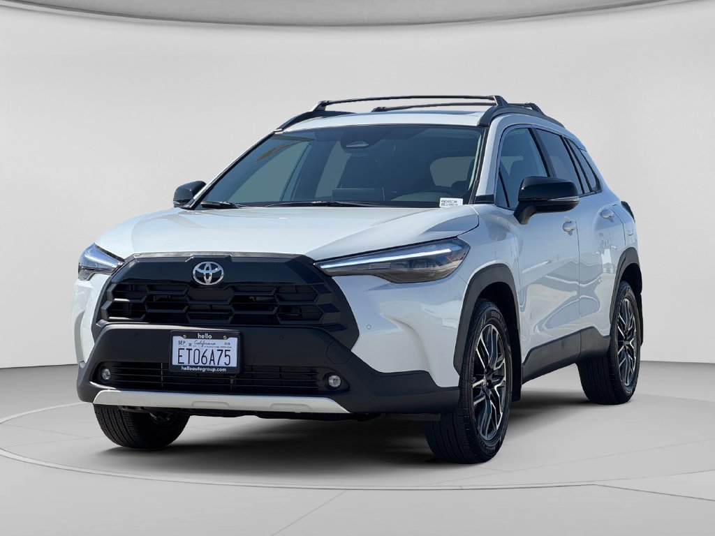 Used 2026 Pearl Toyota XLE image 5