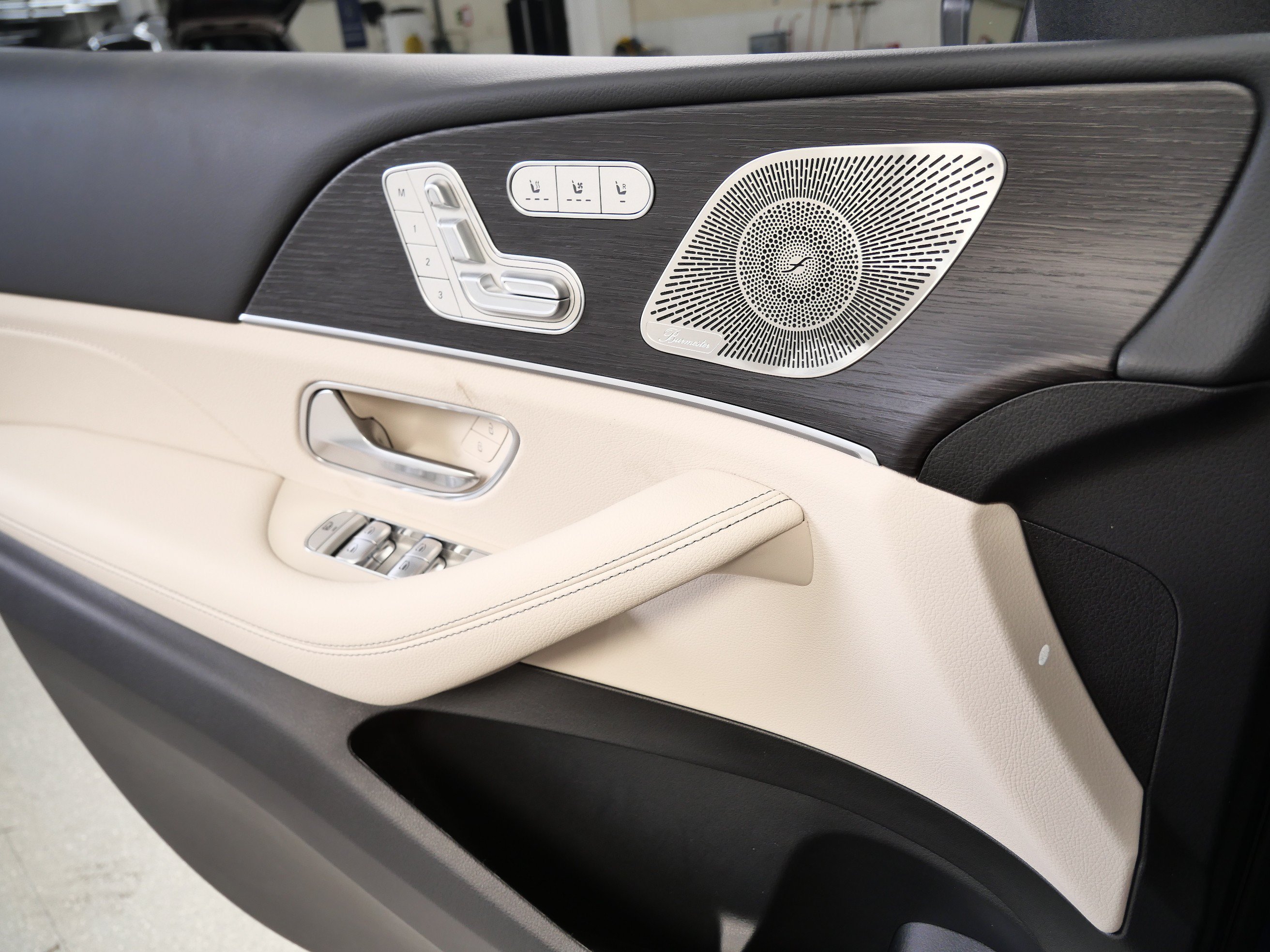 New 2026 Twilight Blue Metallic Mercedes-Benz GLE 350 image 13