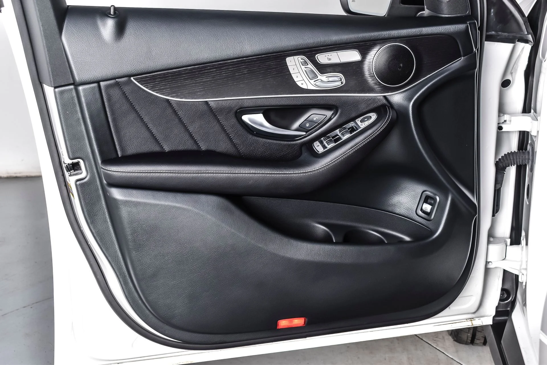 Used 2022 Polar White Mercedes-Benz GLC 300 image 15