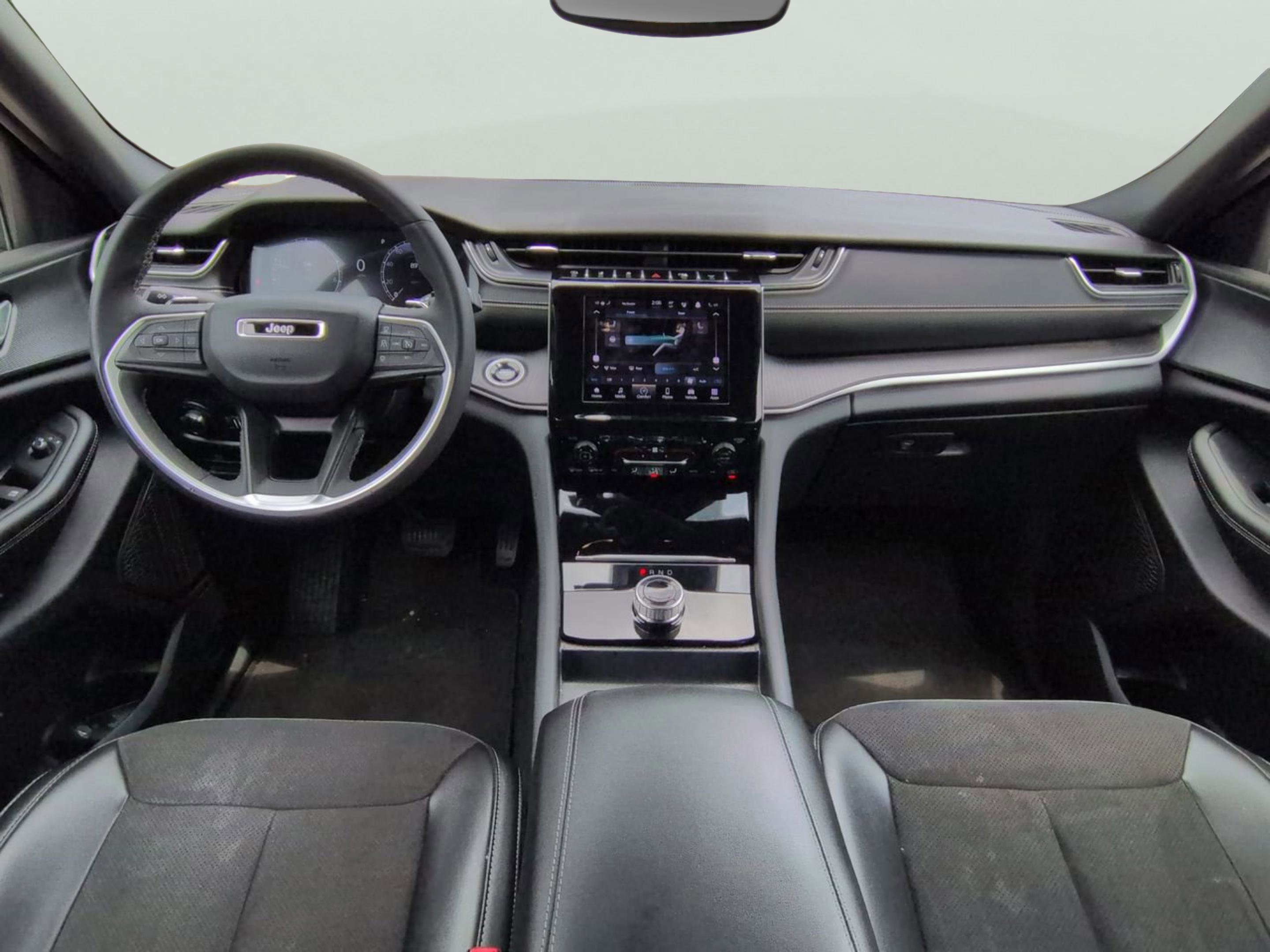 Used 2024 Baltic Gray Metallic Clearcoat Jeep Altitude image 14