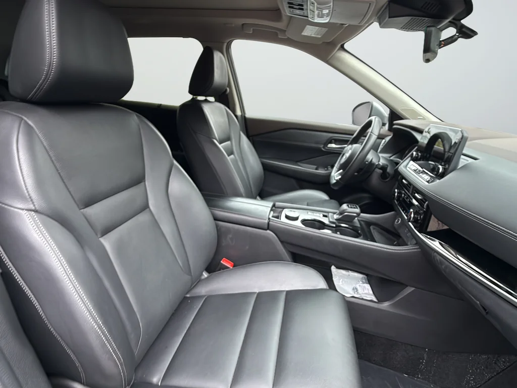 Used 2023 Gray Nissan SL image 27