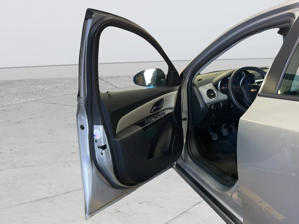 Used 2013 Silver Chevrolet LS image 34