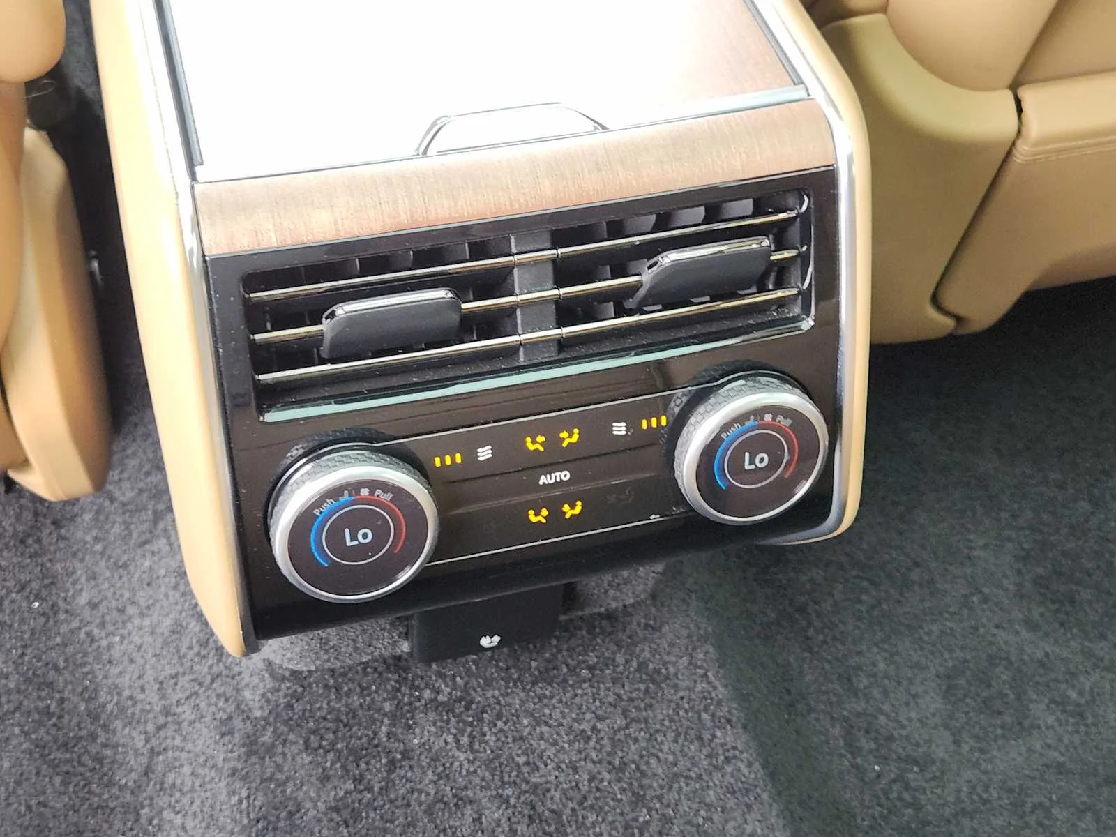 Used 2023 Portofino Blue Metallic Land Rover Autobiography image 30