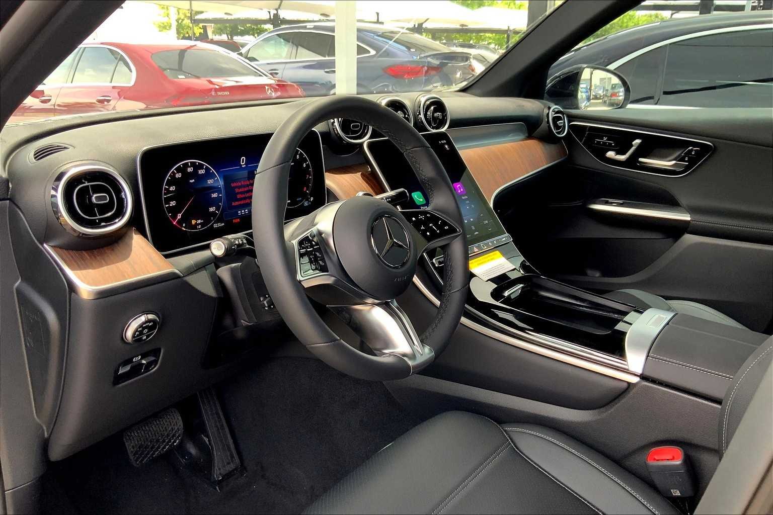 2025 Mercedes-Benz GLC Base - Photo 10