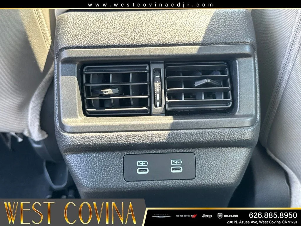 Used 2025 White Honda SE image 33
