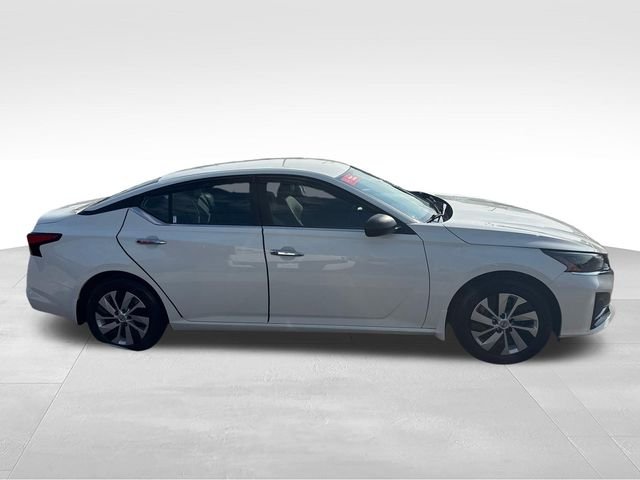 Used 2024 White Nissan 2.5 S image 7