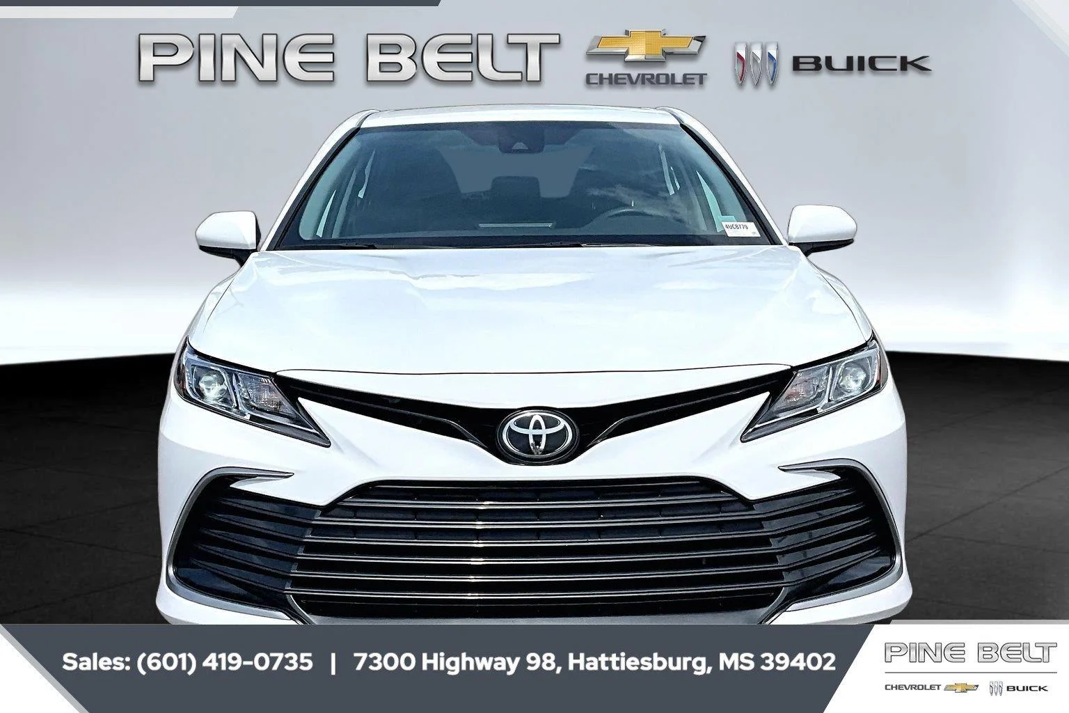 Used 2022 Super White Toyota LE image 3