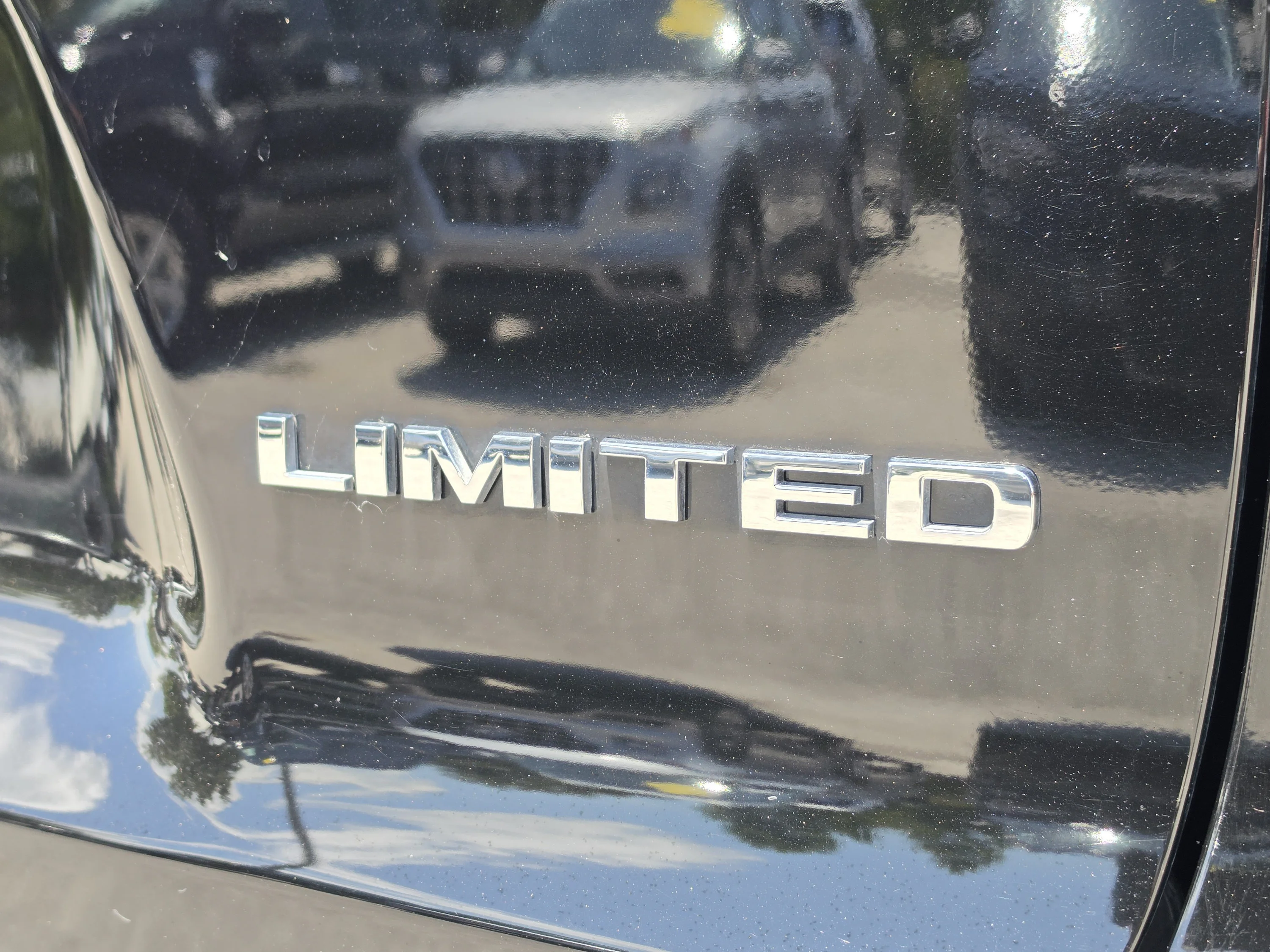 Used 2021 Diamond Black Crystal Pearlcoat Jeep Limited image 41