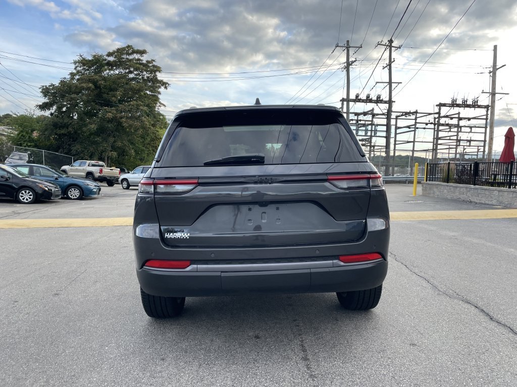 Used 2026 Gray Jeep Limited image 4