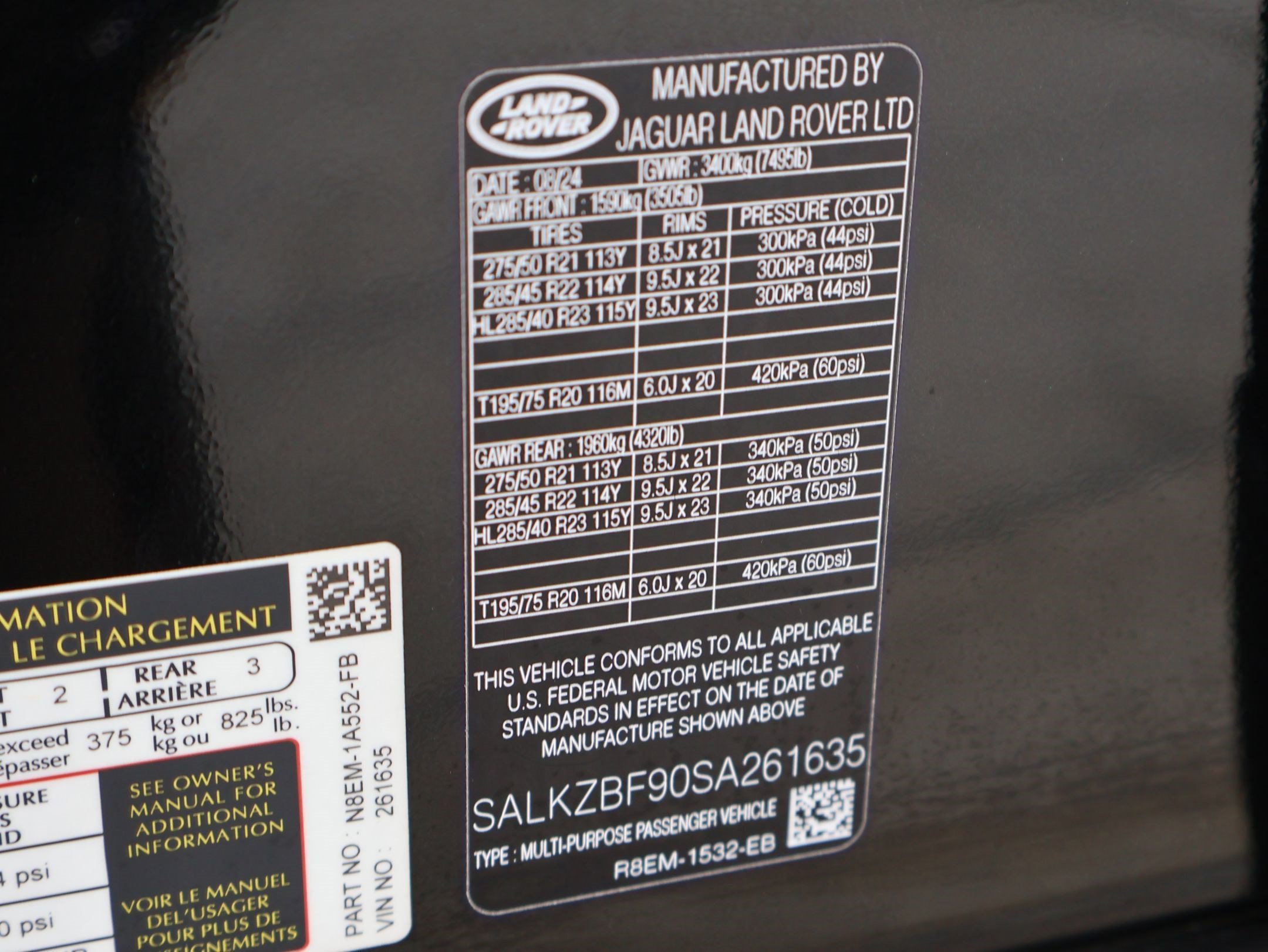 Used 2025 Santorini Black Metallic Land Rover SV image 32