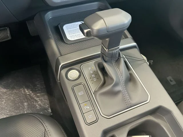 New 2027 Iceberg Green Kia X-Line S image 23