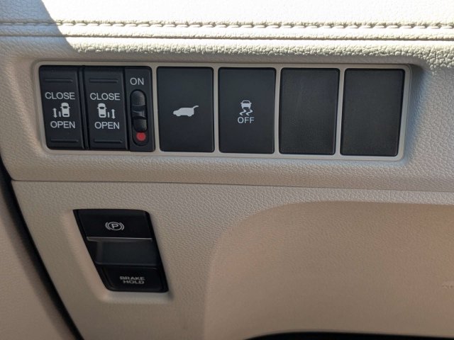 Used 2026 White Honda EX-L image 25