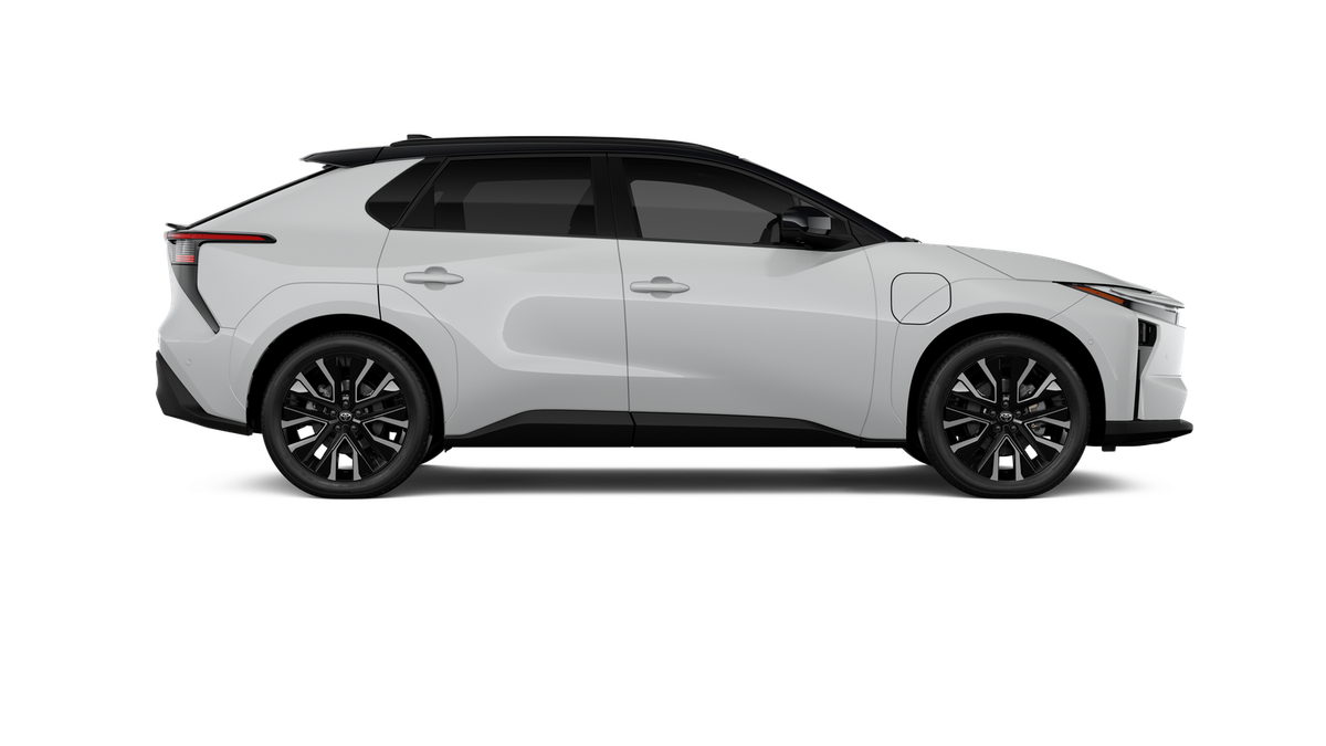 New 2026 Wind Chill Pearl with Midnight Black Metallic roof Toyota Limited image 25
