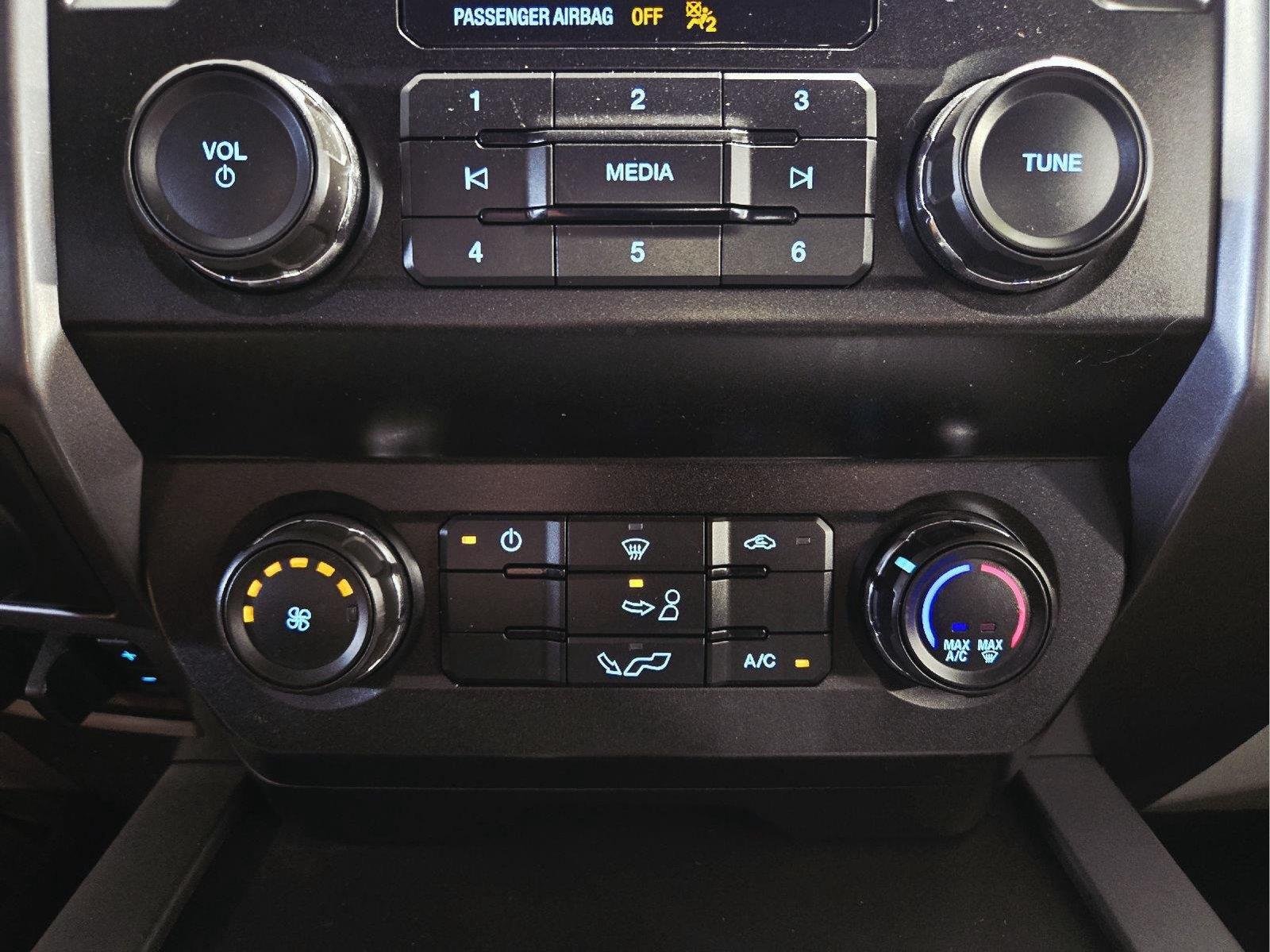 Used 2019 Agate Black Ford XLT image 44
