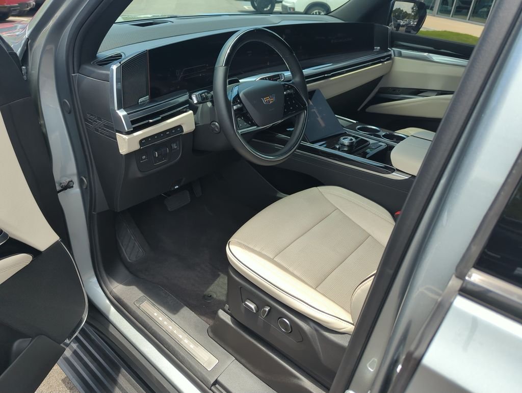 Used 2025 Silver Cadillac Sport image 10