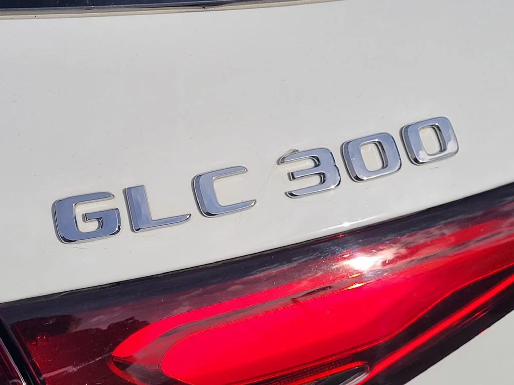 Used 2024 White Mercedes-Benz GLC 300 image 25