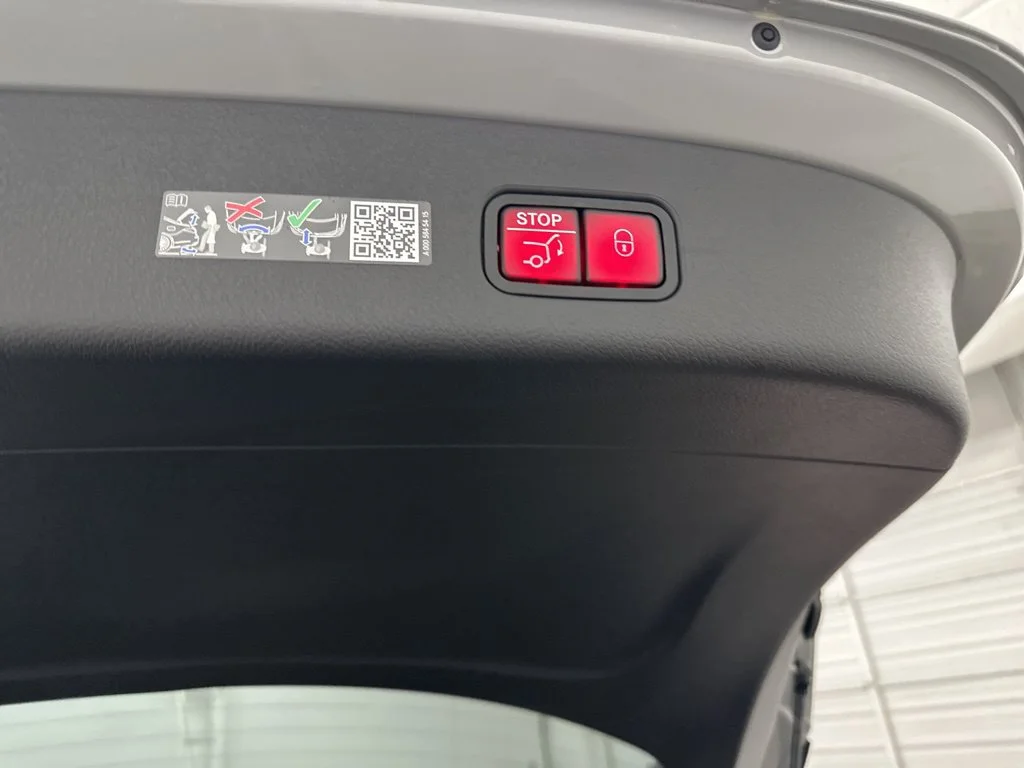 Used 2026 White Mercedes-Benz GLC 300 image 26