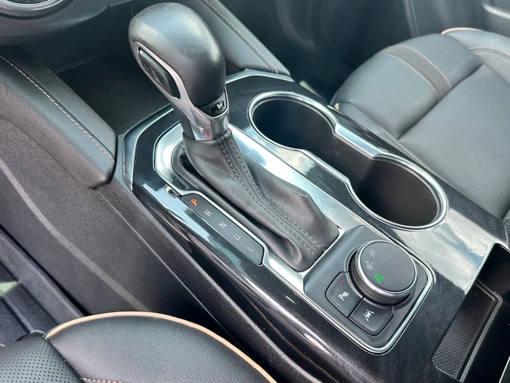 Used 2022 Silver Chevrolet Premier image 13