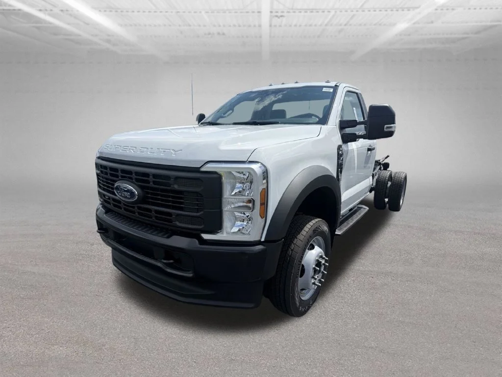 New 2026 Oxford White Ford F-450® XL image 10