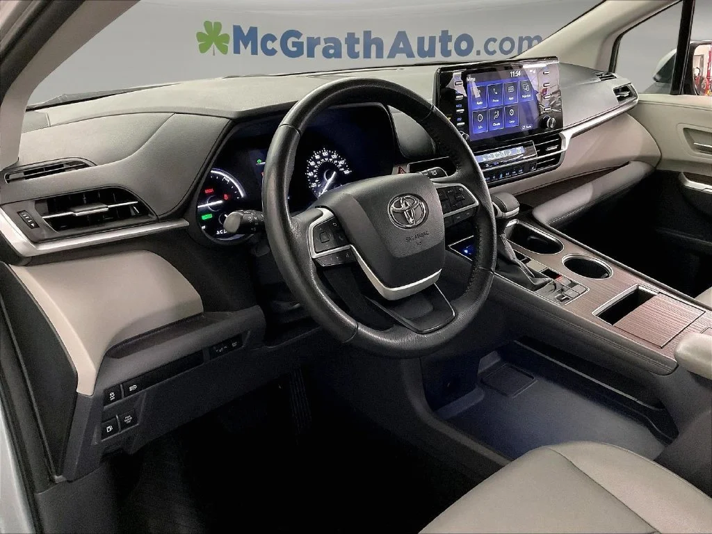 Used 2023 Silver Toyota XLE image 17