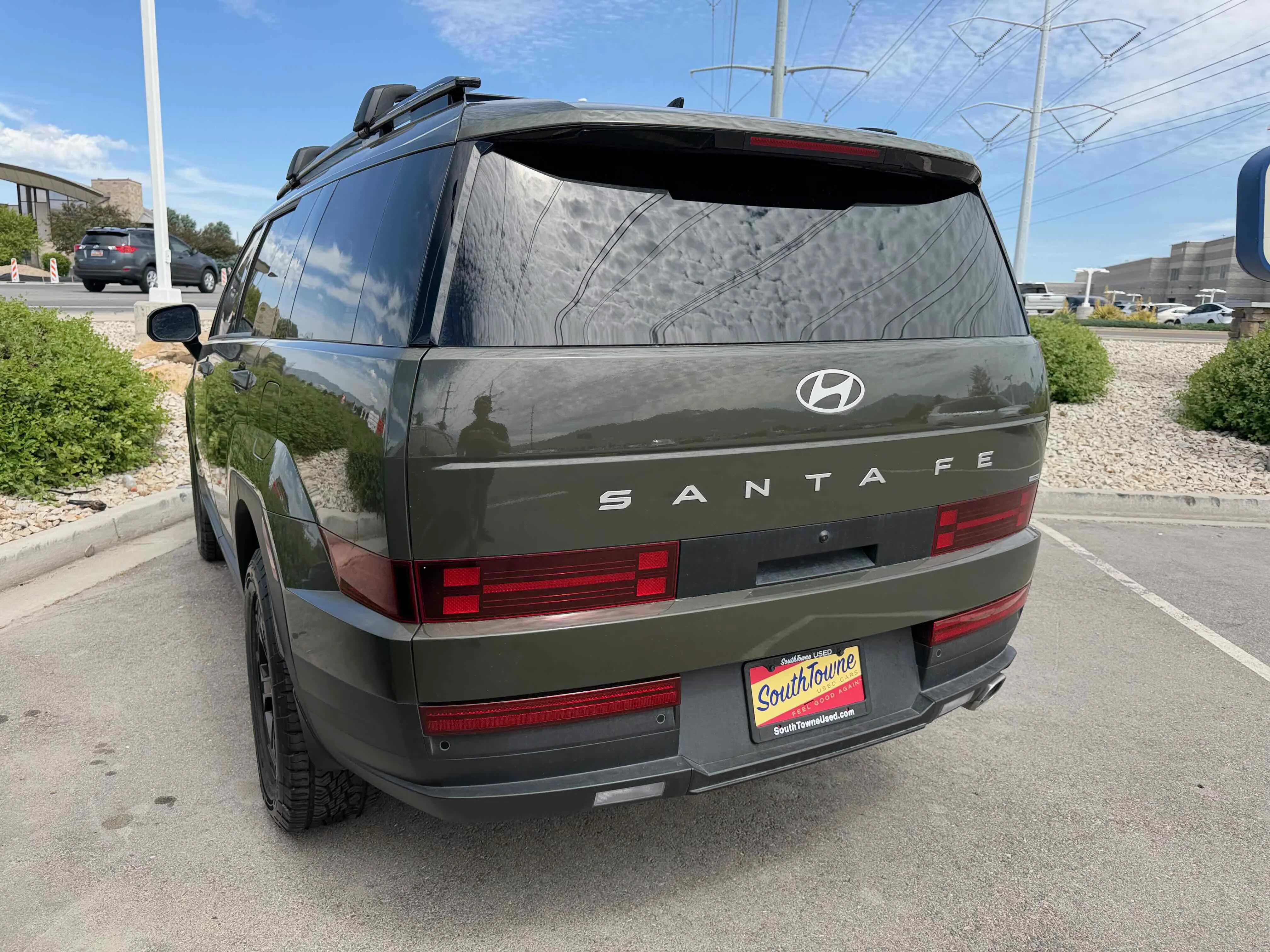 Used 2025 Rockwood Green Hyundai SEL image 4