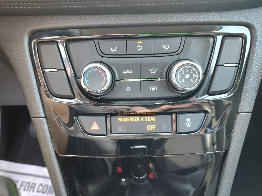Used 2021 Summit White Buick Preferred image 16