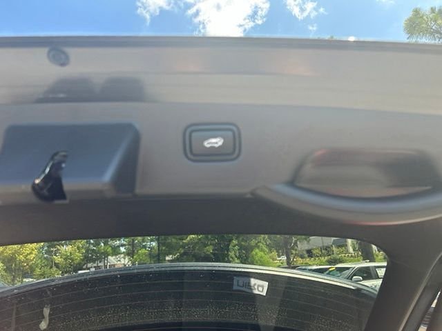 Used 2024 Gray Kia Wind image 15