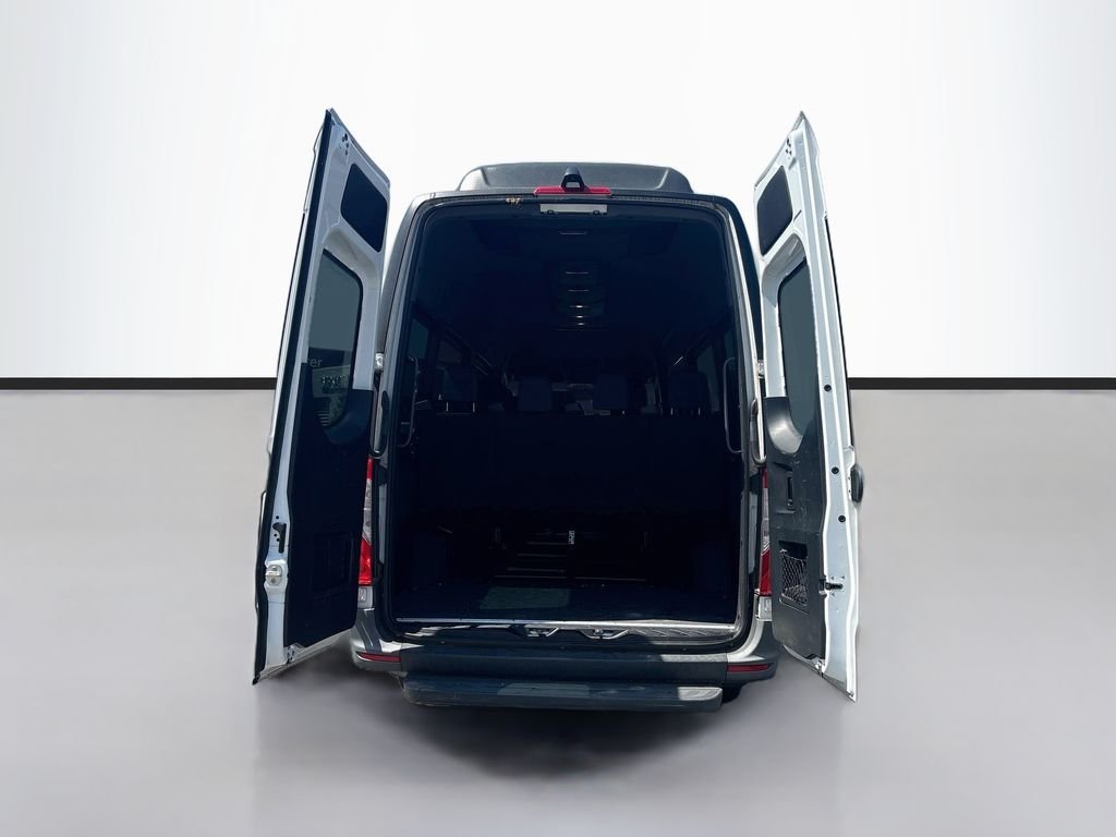 Used 2022  Mercedes-Benz Passenger 170 WB image 9