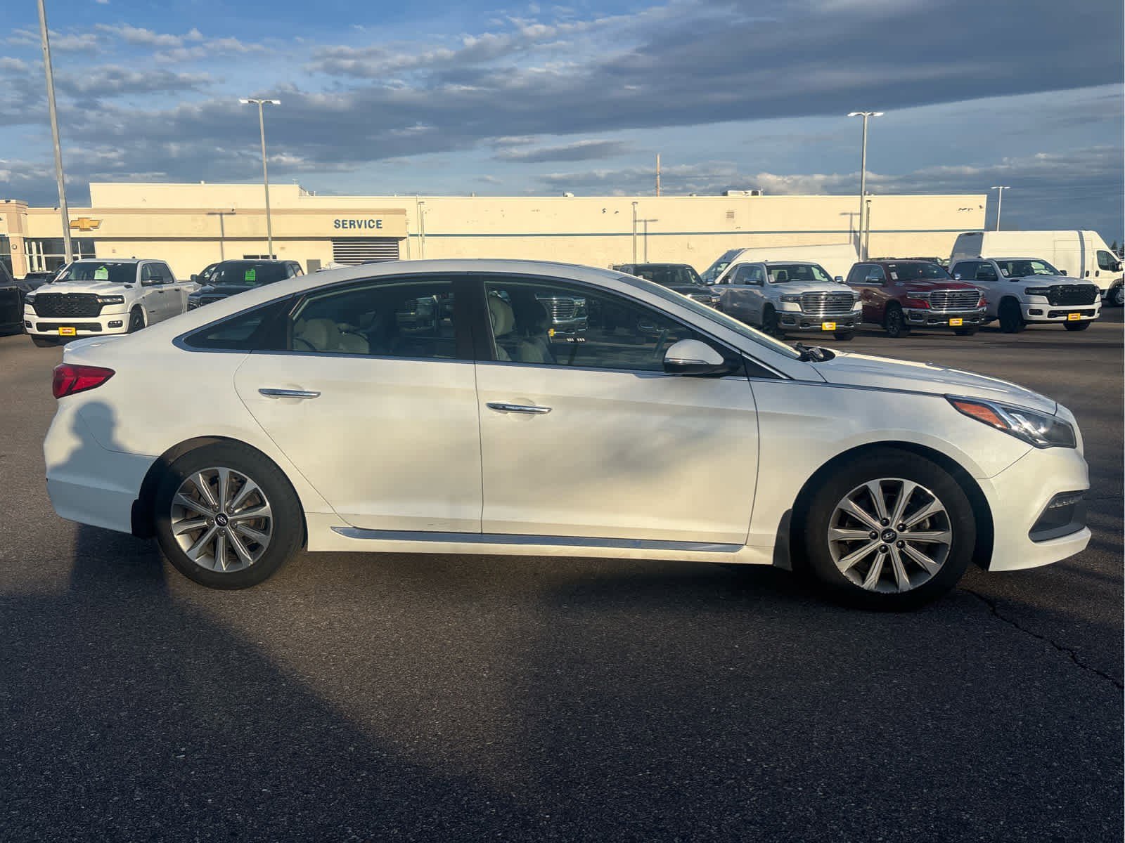Used 2017 Hyundai Sonata Limited with VIN 5NPE34AF6HH518538 for sale in Cambridge, MN