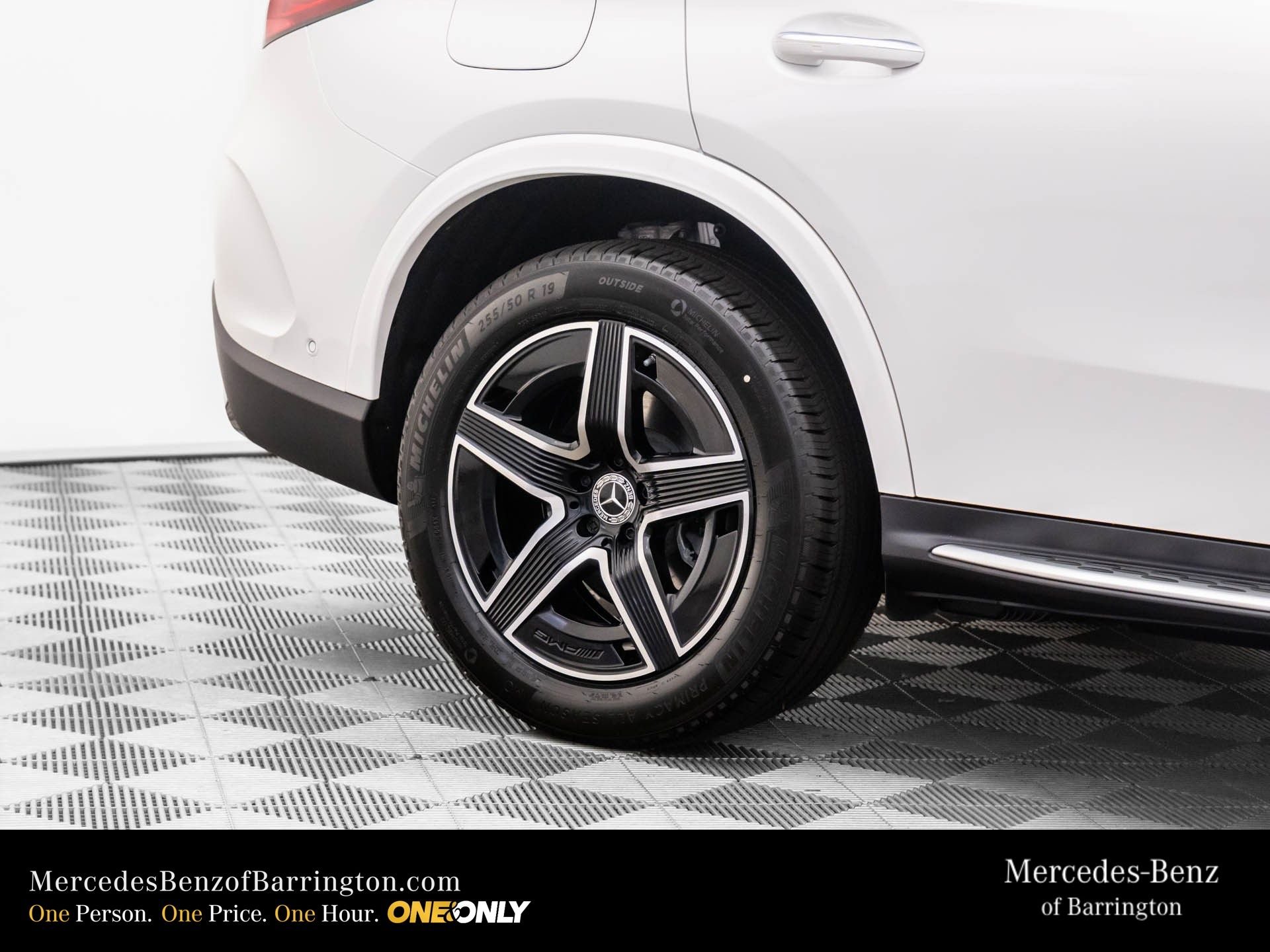 New 2026 Polar White Mercedes-Benz GLC 300 image 37