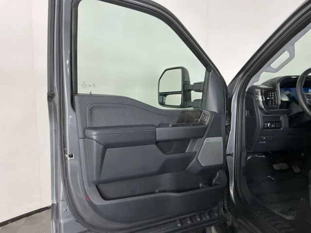 Certified Used 2025  Ford Lariat image 15