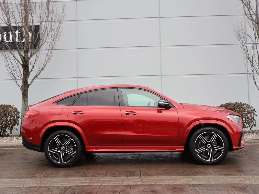 Used 2025  Mercedes-Benz GLE 450 image 4