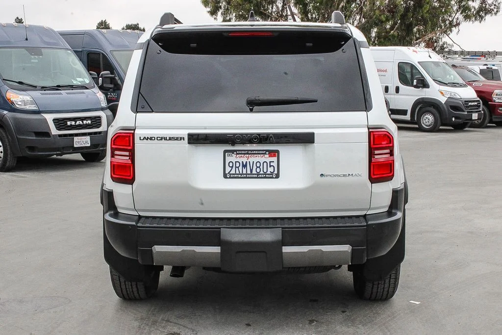 Used 2025  Toyota Base image 8