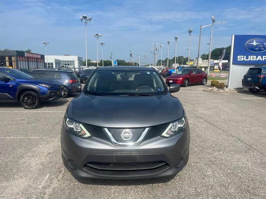 Used 2019 Gray Nissan S image 8