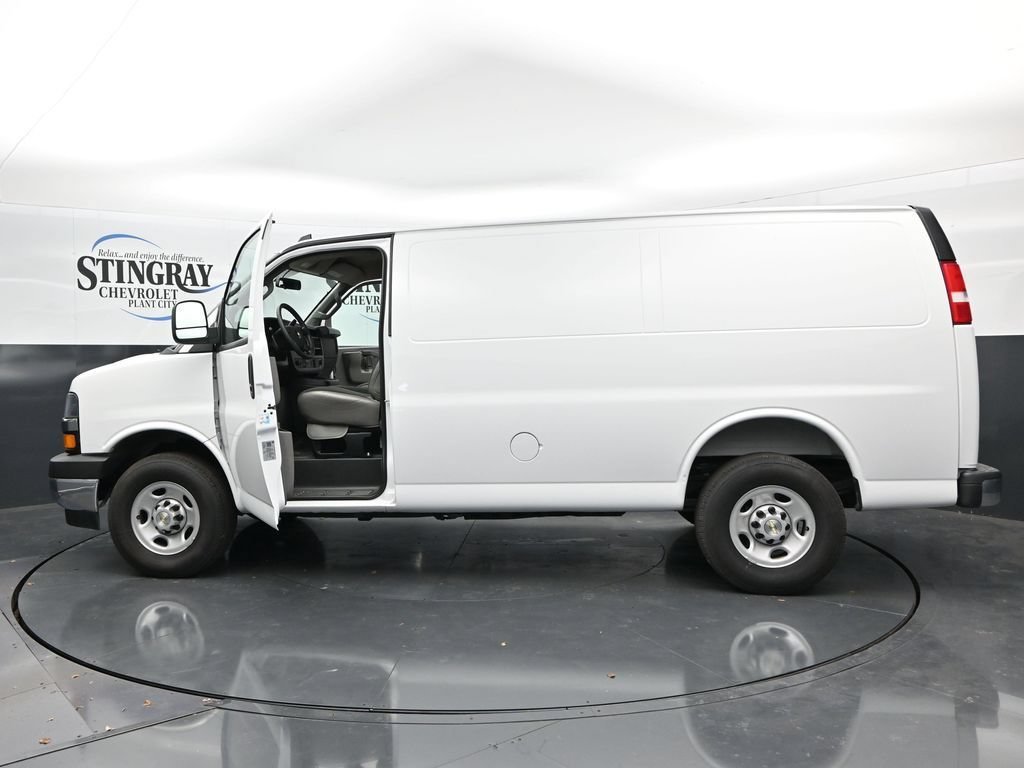 2025 Chevrolet Express Cargo Work Van - Photo 37